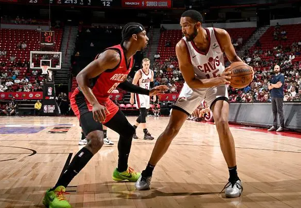 大莫布里28+11 惠特摩爾17中6 騎士99-78大勝火箭奪夏聯(lián)冠軍