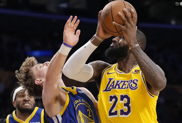 季前賽-庫明加26分 庫里18分 里夫斯16分 勇士129-125險(xiǎn)勝湖人