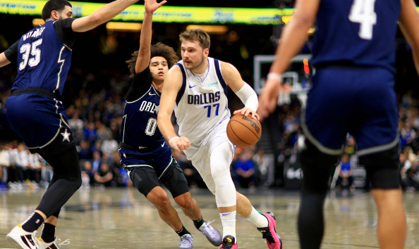 獨行俠117-102力克魔術(shù) 東契奇29+6 歐文21+7+10 班凱羅22+5+6 獨行俠117-102力克魔術(shù) 東契奇29+6 歐文21+7+10 班凱羅22+5+6