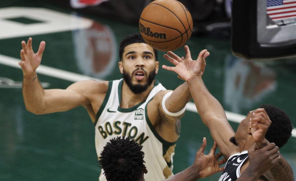 塔圖姆23+10 霍勒迪13+12+9 綠軍6人上雙121-107輕取籃網(wǎng)結(jié)束2連敗 塔圖姆23+10 霍勒迪13+12+9 綠軍6人上雙121-107輕取籃網(wǎng)結(jié)束2連敗