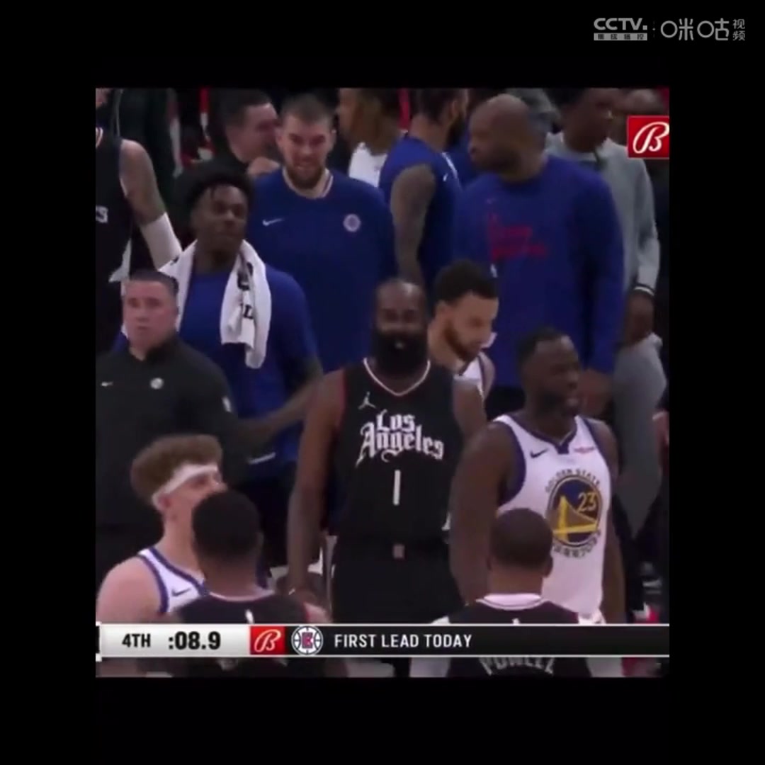 比自己絕殺還興奮！泡椒三分絕殺后，哈登的口型在喊著：Nasty！