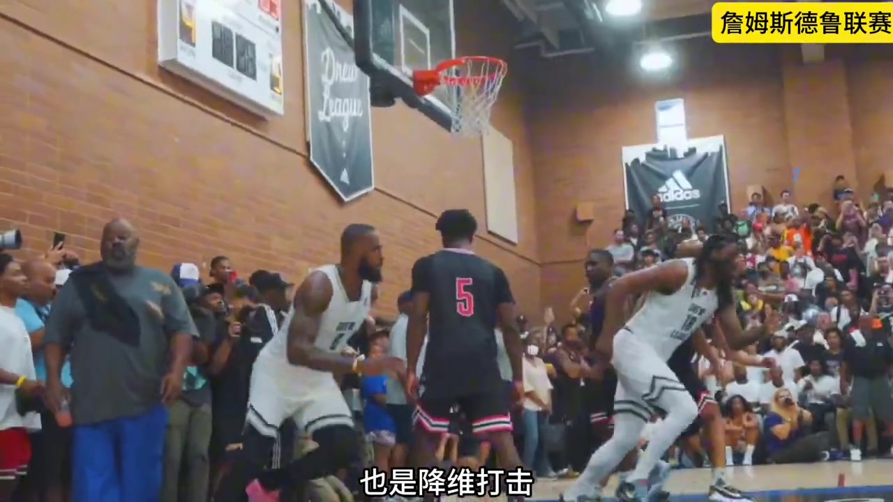 詹姆斯打不了野球？38歲的高齡依然大殺四方，誰說他老了？