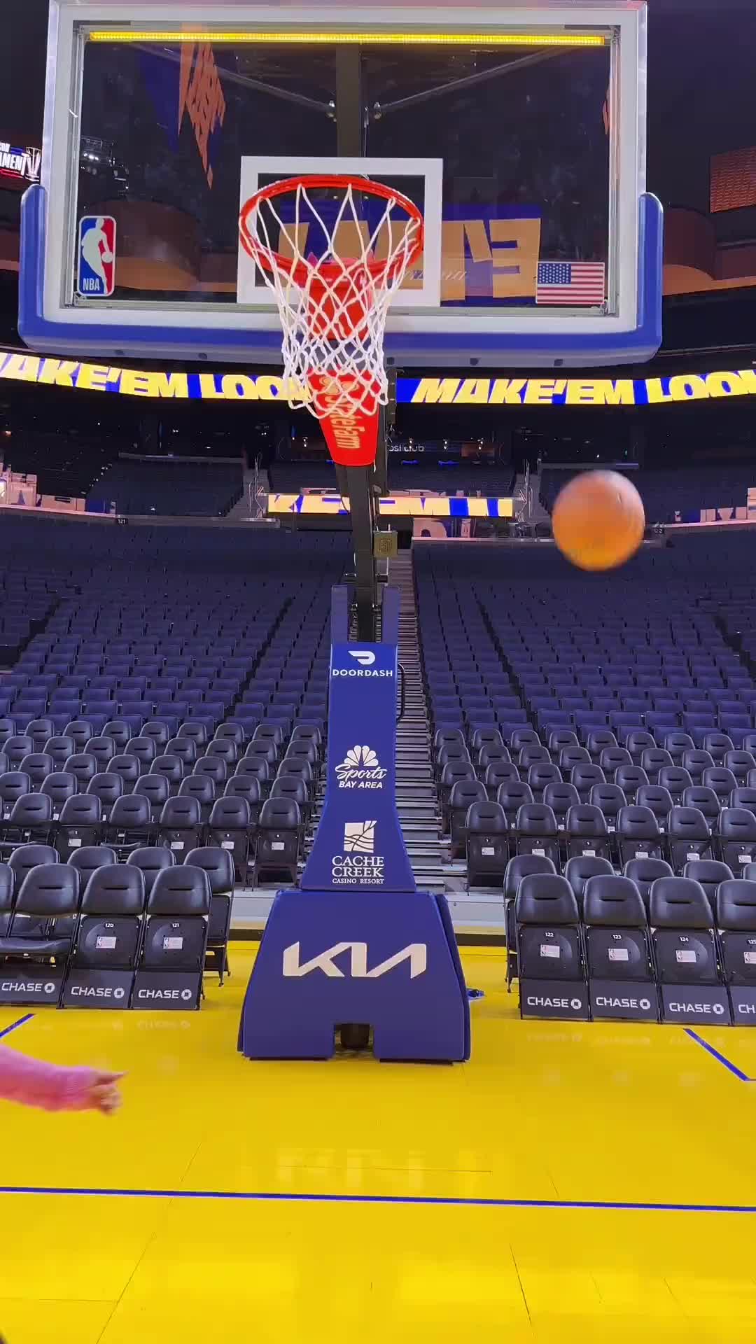 美女記者孟超曬投籃視屏：又是收工的一天！