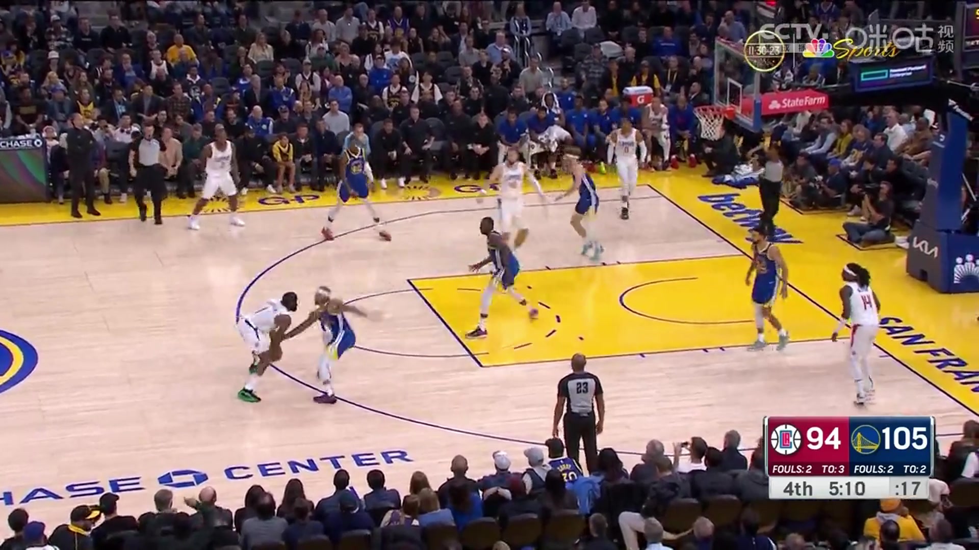 表演型人格？？追夢(mèng)一把將祖巴茨推翻！隨后在原地瘋狂鼓掌！