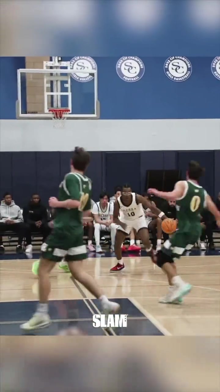 太殘暴了??！詹姆斯的二兒子布萊斯，率領(lǐng)高中球隊(duì)狂勝62分！