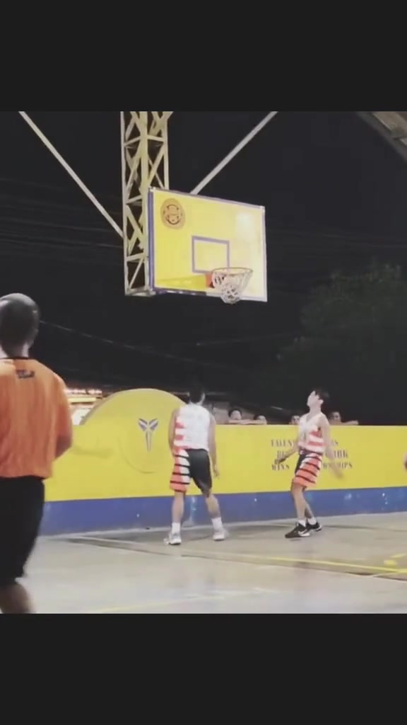 太帥了這腳步，應(yīng)該不是南斯拉夫步吧