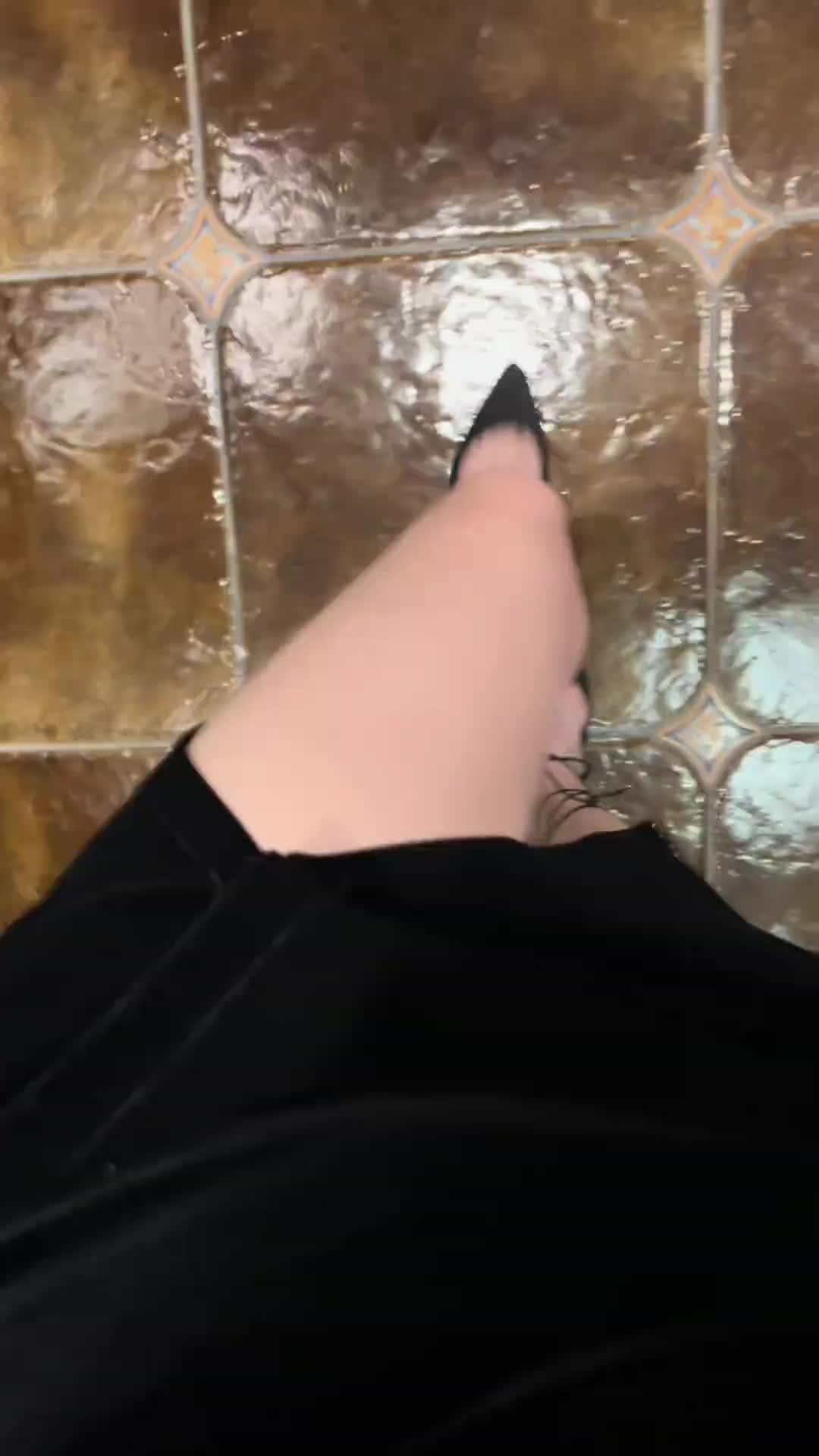 滿屏大長腿！許諾：主播，我的幸福在幾號鏈接？