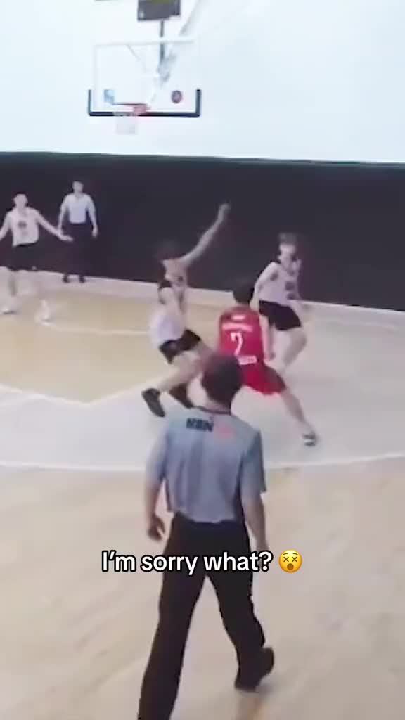 這球進(jìn)了不得吹一輩子?。?></span> <i class=