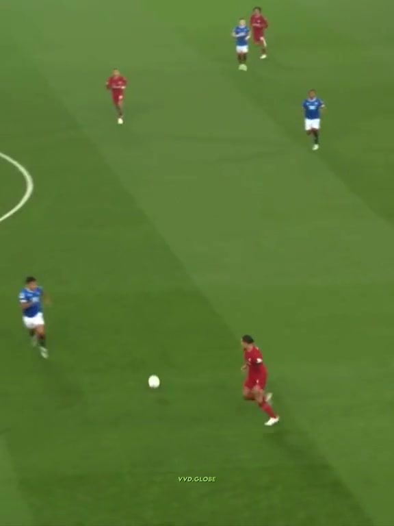 范戴克：不管進(jìn)攻防守，老子身邊5米內(nèi)不能有人