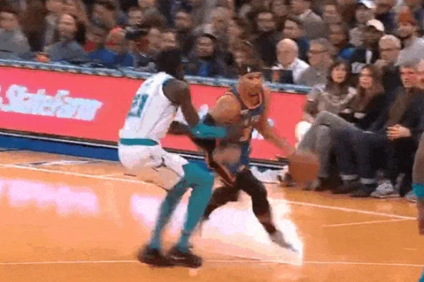 哈特內(nèi)線突破頂人飛身上籃2+1助黃蜂逆襲險勝尼克斯