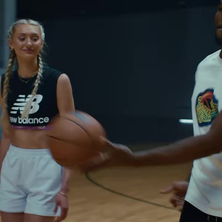 這幫人組一隊(duì)什么水平？穆雷小卡拉文等人與NCAA女球星拍新廣告