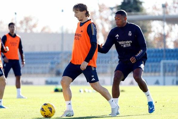 皇馬關(guān)鍵球員成功康復(fù)將備戰(zhàn)迎戰(zhàn)加的斯聯(lián)賽