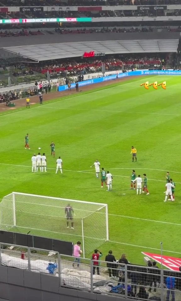 這球門將站位是否過于靠外？