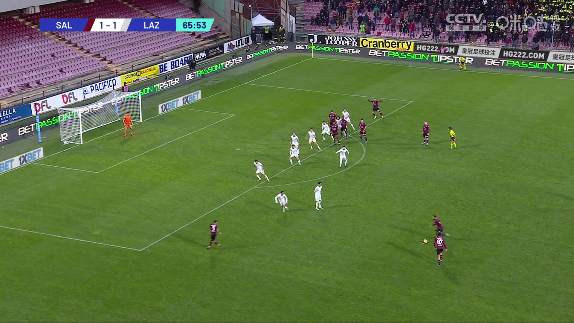 預(yù)定本輪最佳進(jìn)球！薩勒尼塔納戰(zhàn)術(shù)任意球，坎德雷瓦世界波破門(mén)！