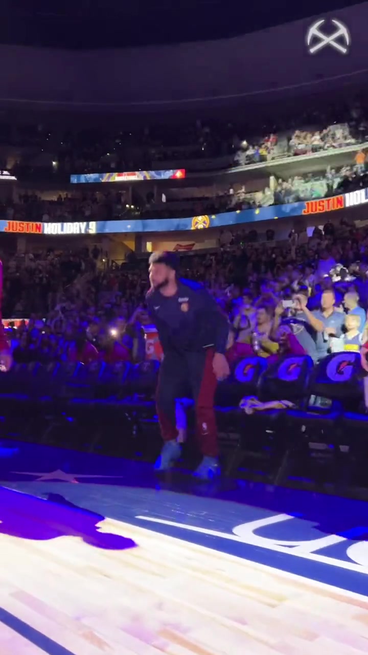 終于復(fù)出！！穆雷賽前和波普這個(gè)手勢(shì)舞也太魔性了！